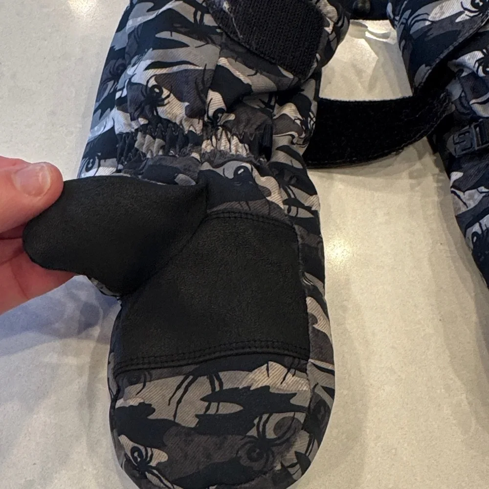 Spyder Kids Camouflage Spider Mittens - Black and Gray